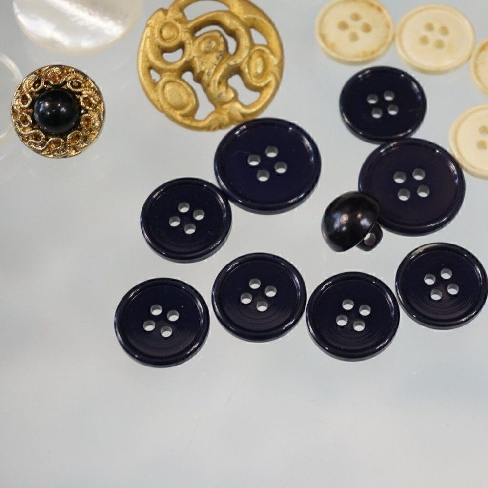 Vintage Buttons Mixed Lot - Picture 2 of 13